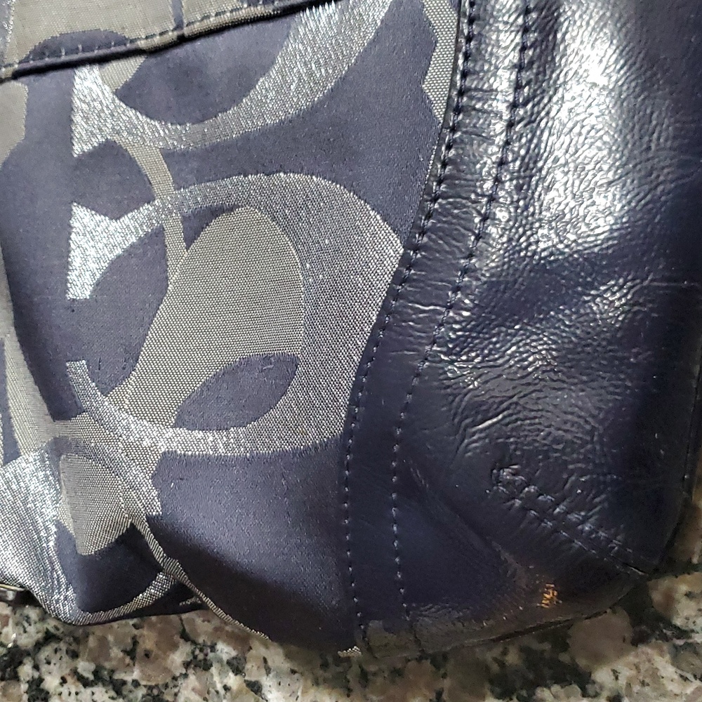 Coach Handbag 👜 - Picture 6 of 15